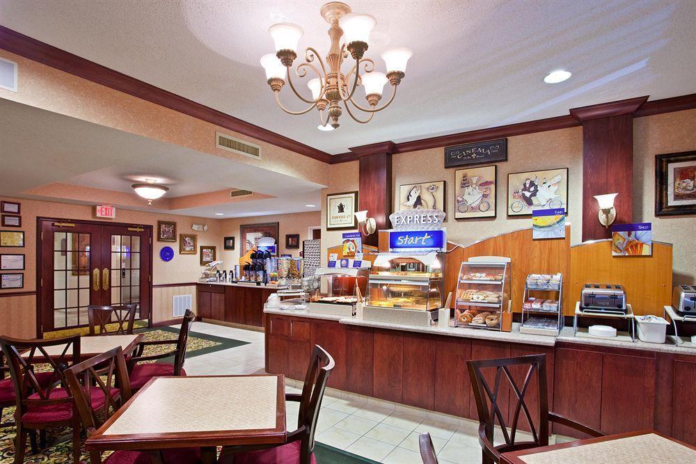 赫米蒂奇沙伦智选假日套房酒店 West Middlesex 餐厅 照片